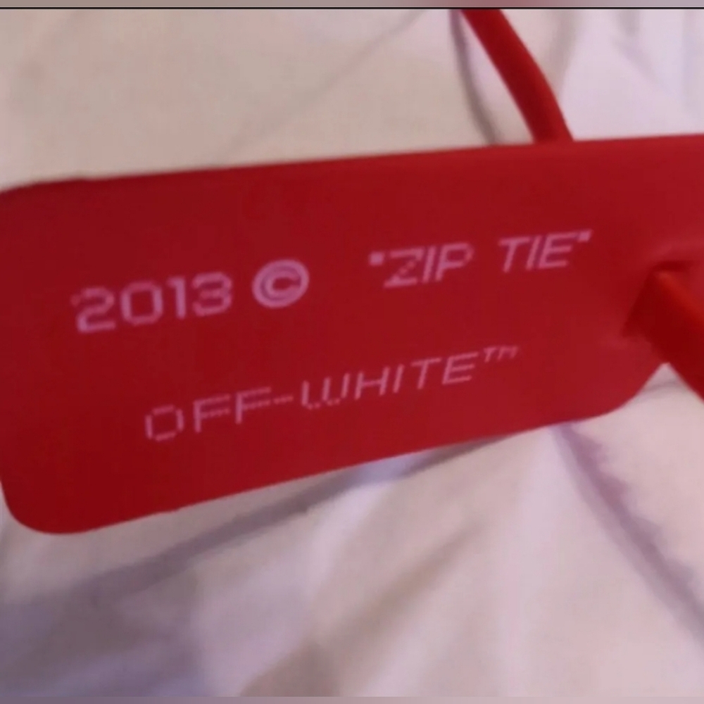 Off-White Lanyard - Picture 6 of 7